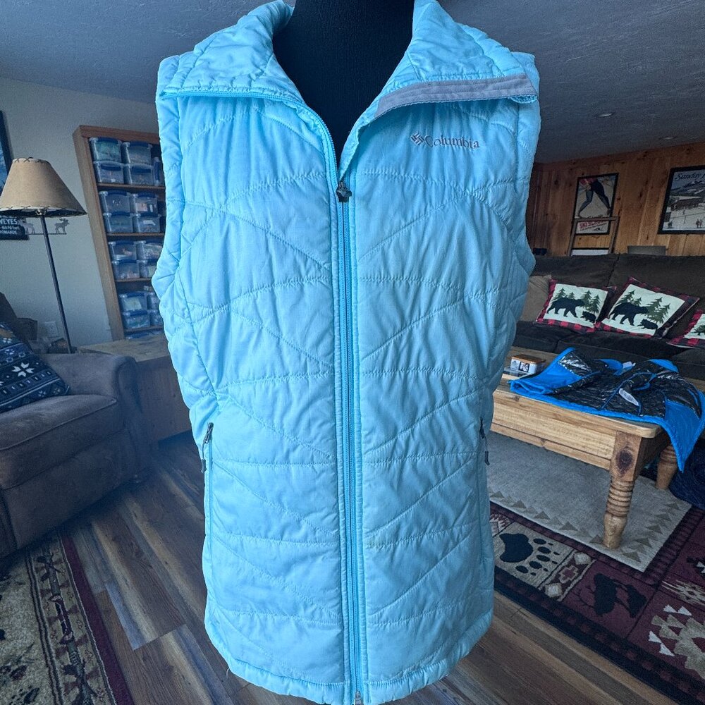 Columbia Omni heat vest. Size L. light Blue Aqua.